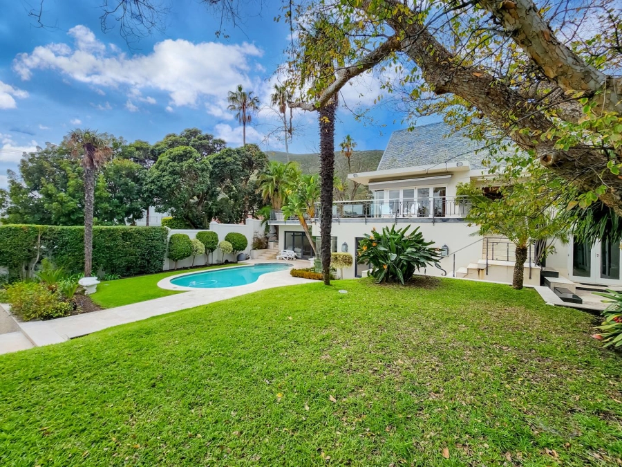 To Let 4 Bedroom Property for Rent in Fresnaye Western Cape